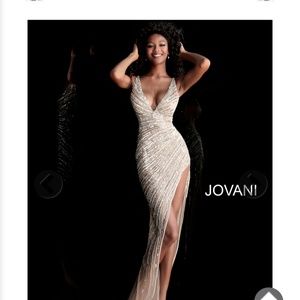 ISO desperately Jovani 63405 size 6 or 8